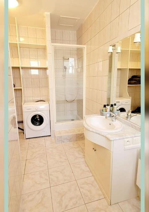 Spacieux T3 Au Pied Des Thermes Neris-les-Bains Ngoại thất bức ảnh