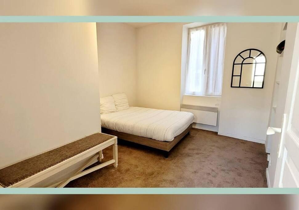 Spacieux T3 Au Pied Des Thermes Neris-les-Bains Ngoại thất bức ảnh